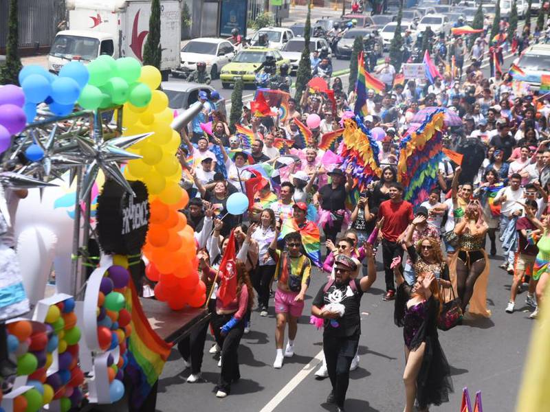Desfile de la diversidad sexual demanda inclusión y respeto