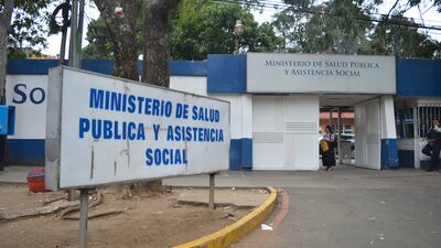 Rechazan "incremento desmedido" en servicios del Ministerio de Salud
