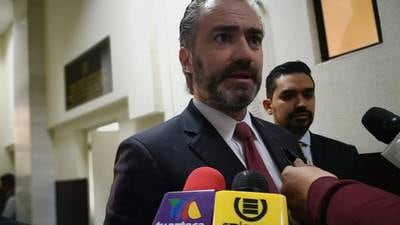 Solicitan alerta roja internacional en Interpol contra Acisclo Valladares y exdiputados