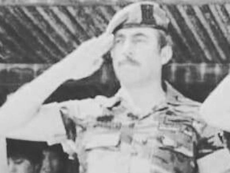 Recuerda el fallecimiento de su padre, el coronel Byron Lima Estrada