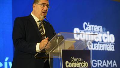 Bernardo Arévalo presenta su plan de trabajo ante la Cámara de Comercio