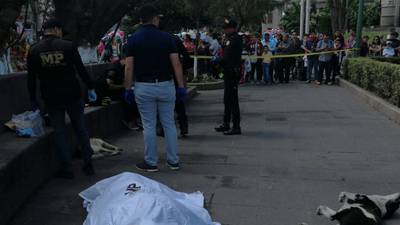 Hombre muere en una banca del Parque Centroamérica, en Quetzaltenango