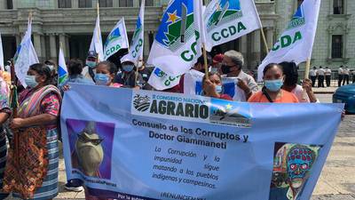 Guatemaltecos exigen la renuncia de Giammattei y de Porras