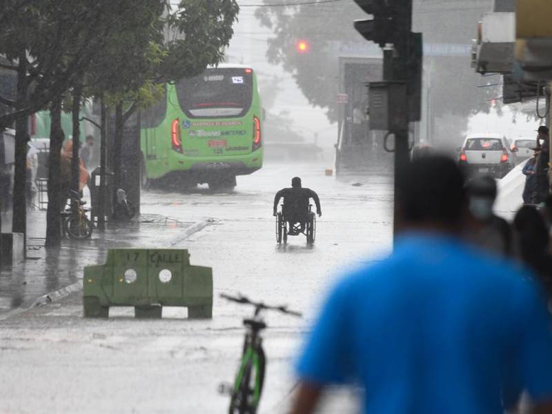 Torrenciales lluvias causan estragos en la ciudad y municipios aledaños