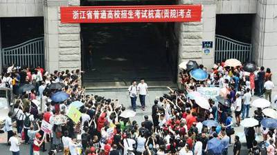 China encarcela a 6 estudiantes por copiar en examen &#34;gaokao&#34;