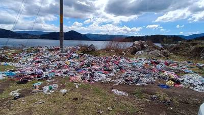 Retiran 2 mil 400 metros cúbicos de desechos del lago de Amatitlán