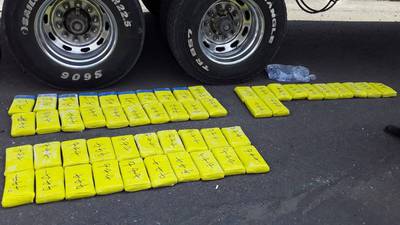 Autoridades inspeccionan camión en Suchitepéquez con posibles objetos ilícitos