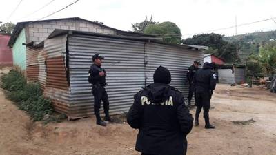 PNC lleva a cabo 15 allanamientos en Sumpango en busca de asaltabuses