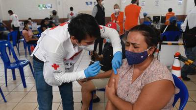 Salud pide apoyo a autoridades locales y líderes religiosos para combatir rechazo a la vacuna