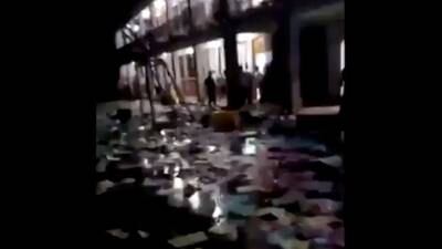 VIDEO. Pobladores rechazan resultados en Iztapa, queman papeletas y las arrojan a la lluvia