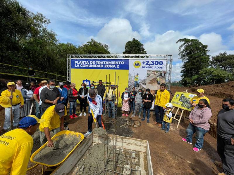 Colocan la primera piedra de nueva planta de tratamiento en Santa Catarina Pinula