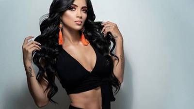 Kim Flores desarma a sus fans con un look implacable que enamoró a todos