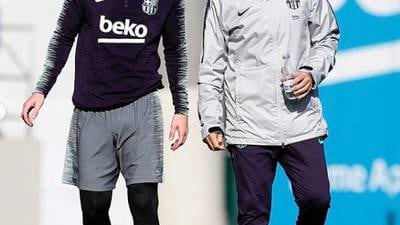 Futbolistas del Barcelona se despiden de Ernesto Valverde