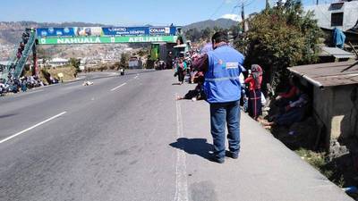 Poblados enfrentados por tierra bloquean carretera Interamericana