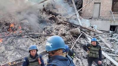 Al menos 70 civiles muertos en escuela bombardeada en Ucrania