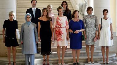 EN IMÁGENES. Esposo del primer ministro de Luxemburgo en foto oficial junto a primeras damas