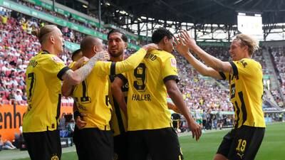 Borussia Dortmund a un paso del título de la Bundesliga después de vencer al Augsburgo