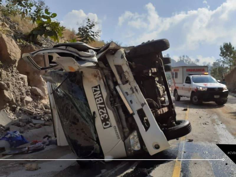 FOTOS. Grupo musical sufre accidente de tránsito en ruta a Tecpán