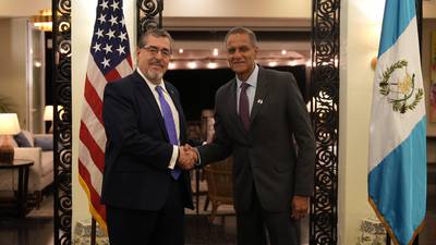 Subsecretario de Estado se reúne con presidente electo Bernardo Arévalo