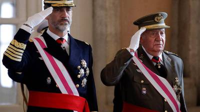 Rey de España renuncia a recibir herencia de su padre Juan Carlos y le retira asignación