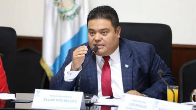 Ministerio de Finanzas confirma que expresidente del Congreso pidió salida de Guatenóminas