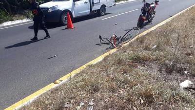 Policía que atropelló a ciclista es ligado a proceso y sale de prisión