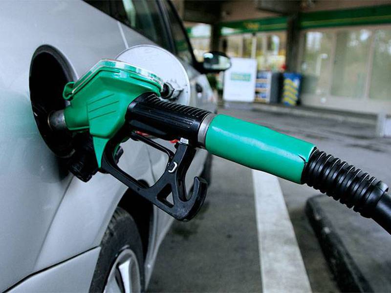 Precio de combustibles muestra primer aumento del año