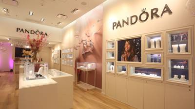 Pandora LATAM finaliza su relación comercial con Mohinani Group S.A.