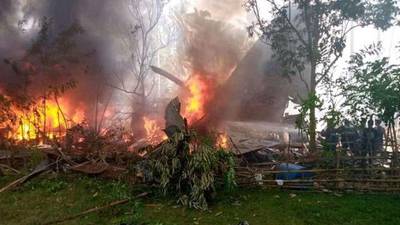 FILIPINAS: unos 45 muertos al estrellarse un avión militar