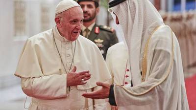 En una visita histórica, Emiratos Arabes Unidos recibe al papa Francisco