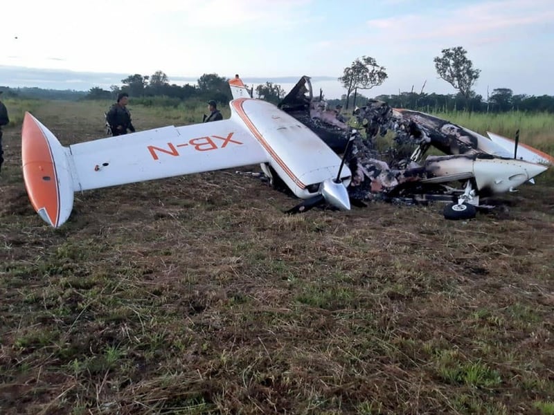 Avioneta quemada localizada en Petén contenía 339 kilos de cocaína