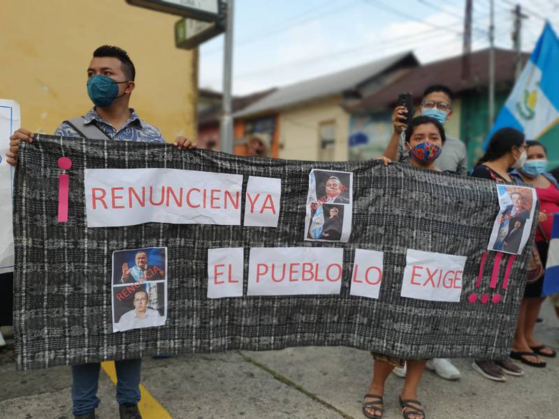 Guatemaltecos vuelven a manifestar en el interior del país