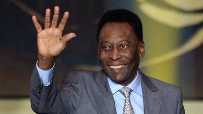 La leyenda del futbol brasileño Pelé ingresa nuevamente a la UCI por precaución