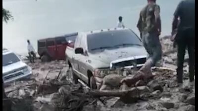 Videos muestran carros entre rocas y lodo en laguna de Ayarza