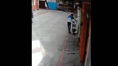PNC detiene a “moto ladrón” captado en vídeo