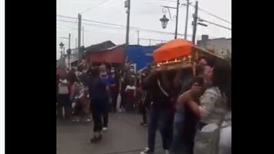VIDEO. Con mariachis sepultan en Mixco a comerciante asesinado