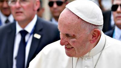 Papa Francisco es sometido a una cirugía en el colon