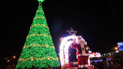 EN IMÁGENES. La ciudad se ilumina con la llegada de la temporada navideña