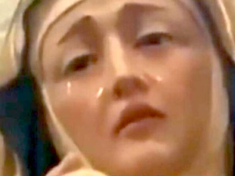 VIDEO. Captan imagen de Virgen María llorando durante misa