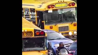 Bus escolar se queda sin frenos