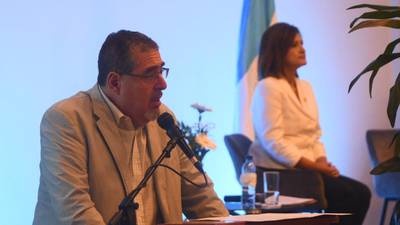 Bernardo Arévalo a alcalde electos: “son socios para implementar nuestro plan de gobierno”