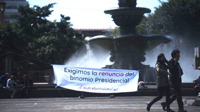 Guatemaltecos piden la renuncia de Giammattei y de Castillo