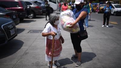 Corazones Solidarios lleva alimentos a familias afectadas de Santa Catarina Pinula