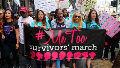 VIDEO. Cientos marchan en Hollywood contra el acoso sexual