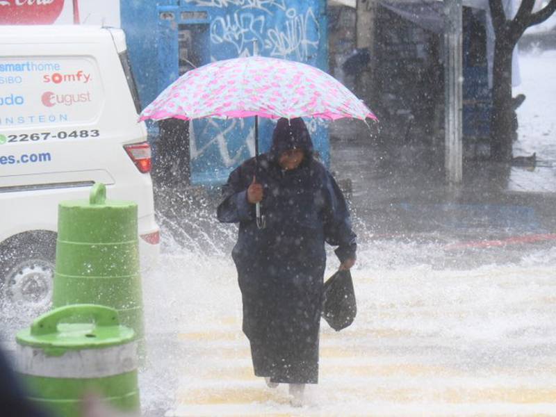 Prevén intensas lluvias en Guatemala por paso de Ciclón Tropical 13