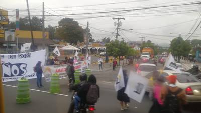 Guatemala amanece entre manifestaciones y bloqueos