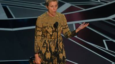 Oscar 2018: Frances McDormand levanta a todas las mujeres con un fuerte discurso