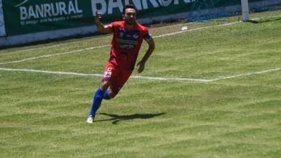 VIDEO | Iztapa derrota a Comunicaciones con gol de Carlos Kamiani Félix