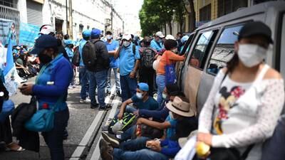 Trabajadores del Hospital San Juan de Dios protestan por “mala interpretación a ley de emergencia”