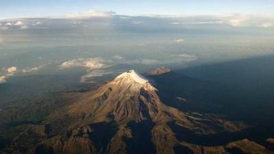 Muere estadounidense que escalaba un volcán en México